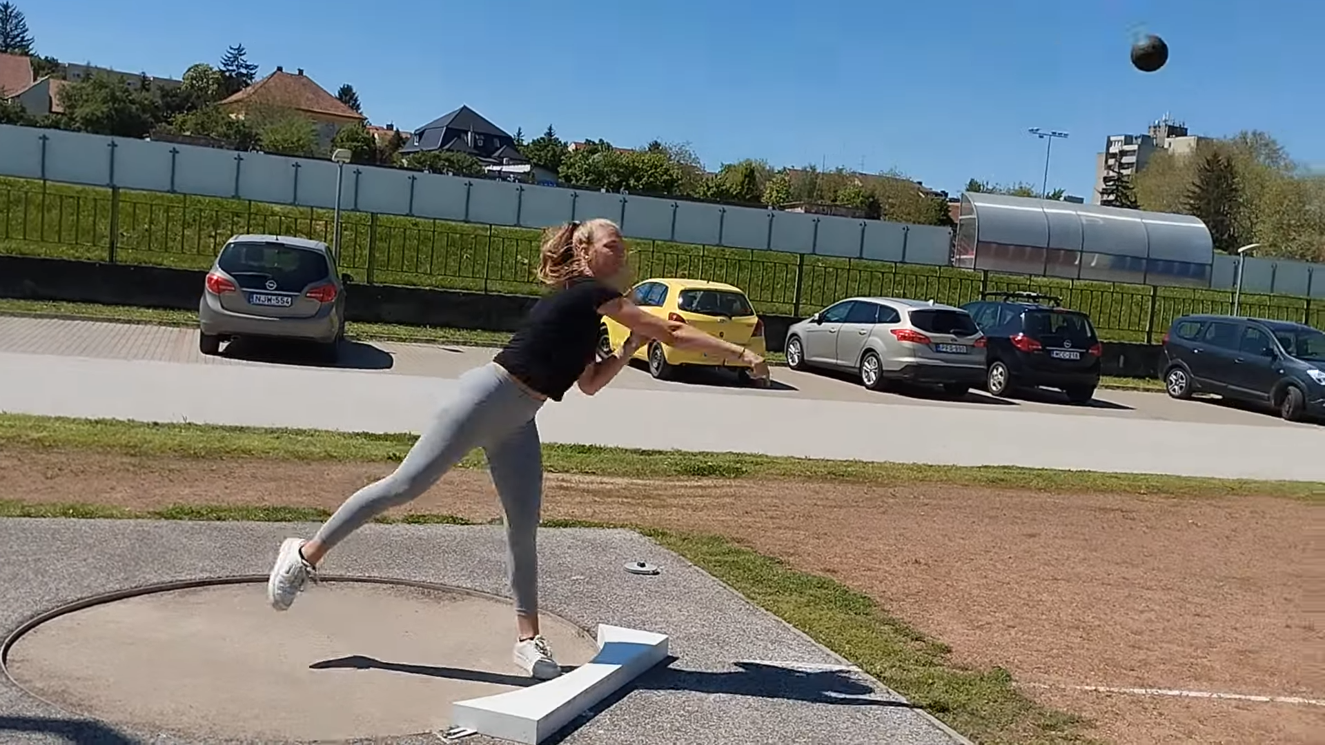Csenge súlylökés