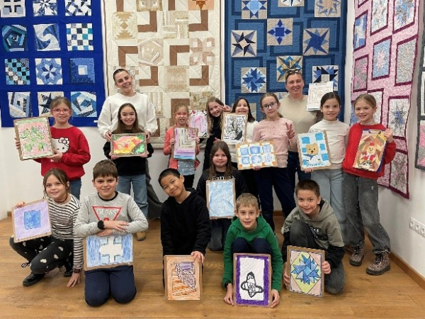 Rendhagyó rajzóra a foltok és színek világában!