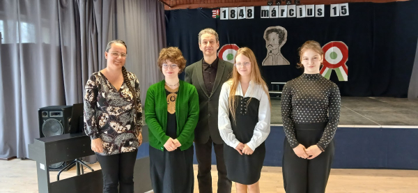 Intézményünk magántanulói énekeltek az OpenRajt tehetségkutató programhoz kapcsolódó ismertetőn!