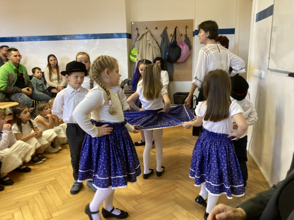 Egy tál dödölle népdaléneklési verseny