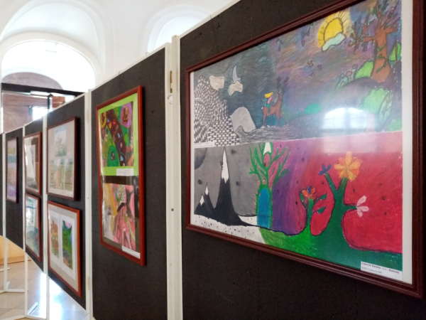  Mi van a hegyen messze túl?