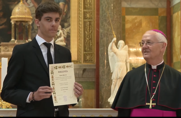 Főegyházmegyei dicséretben részesült gimnazistáink