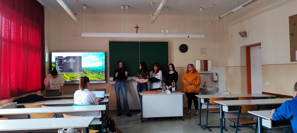 „Szerintünk a világ. Egy kutatásról a mozgókép eszközeivel.”