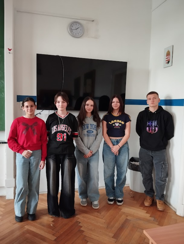 Pár Percben Tálalom – Angol nyelvi prezentációs verseny a Barkóczy utcai épületben