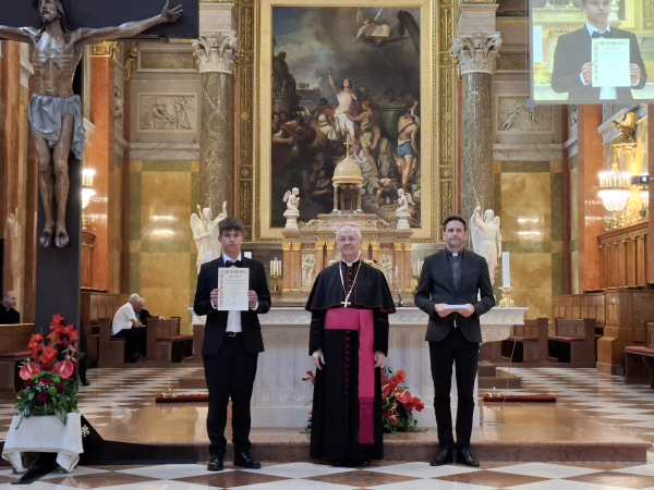 Tanévzáró Te Deum egyházmegyei dicséretekkel