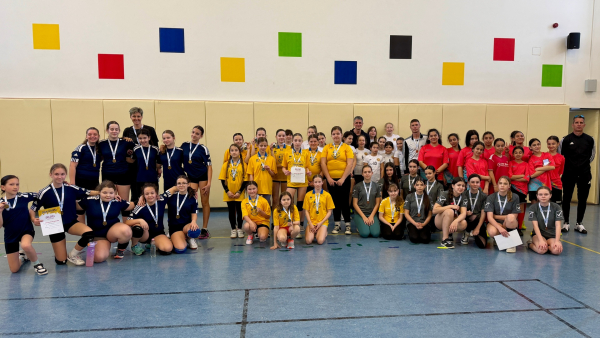 Diákolimpiai országos elődöntőbe került iskolánk III. korcsoportos leány röplabdacsapata is