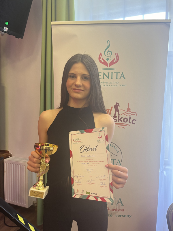 VIII. Hangok Varázsa Országos Tehetségkutató Énekverseny -  1. helyezés